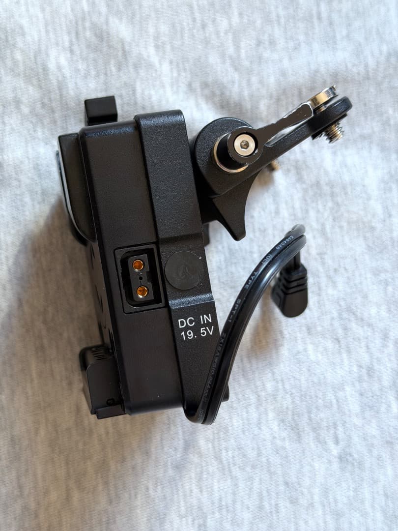 Core SWX FX6 Vマウントバッテリーブラケット