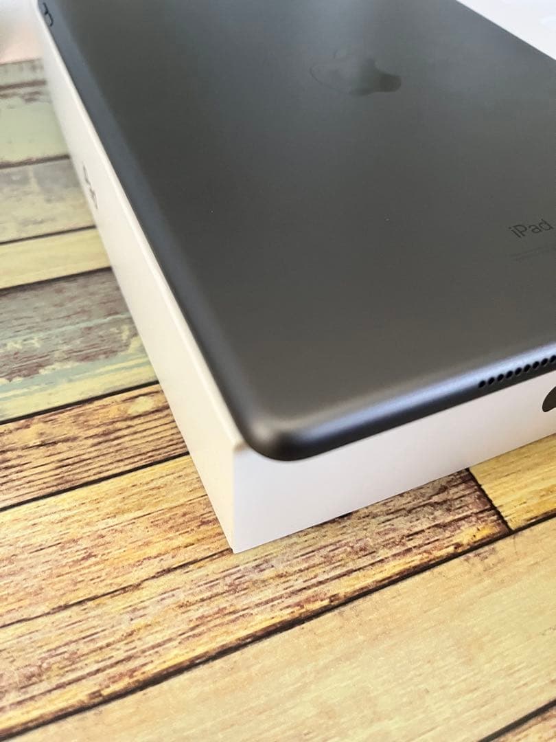 Apple iPad (第7世代) MW742J/A 32GB スペースグレイ