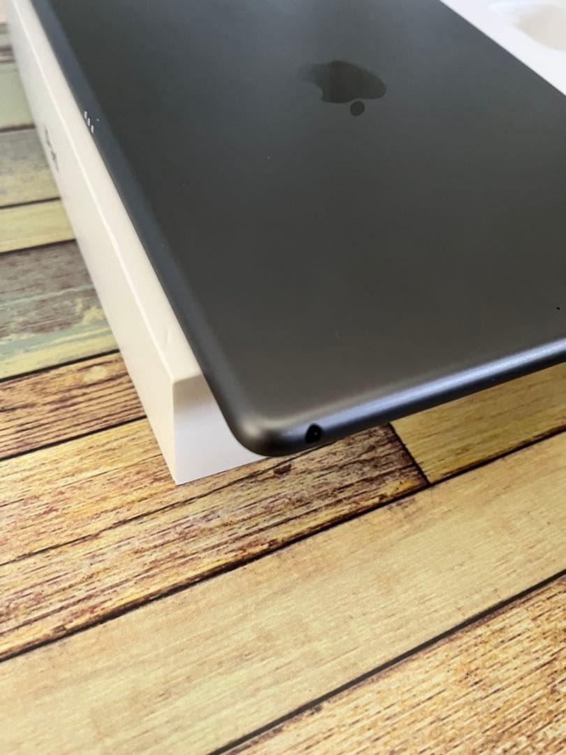 Apple iPad (第7世代) MW742J/A 32GB スペースグレイ