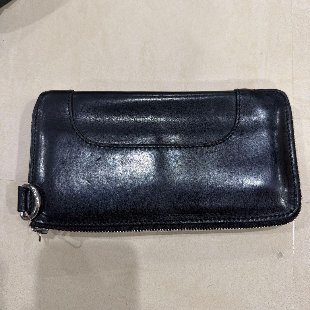 黒レザー ジッパー長財布 レッドムーン