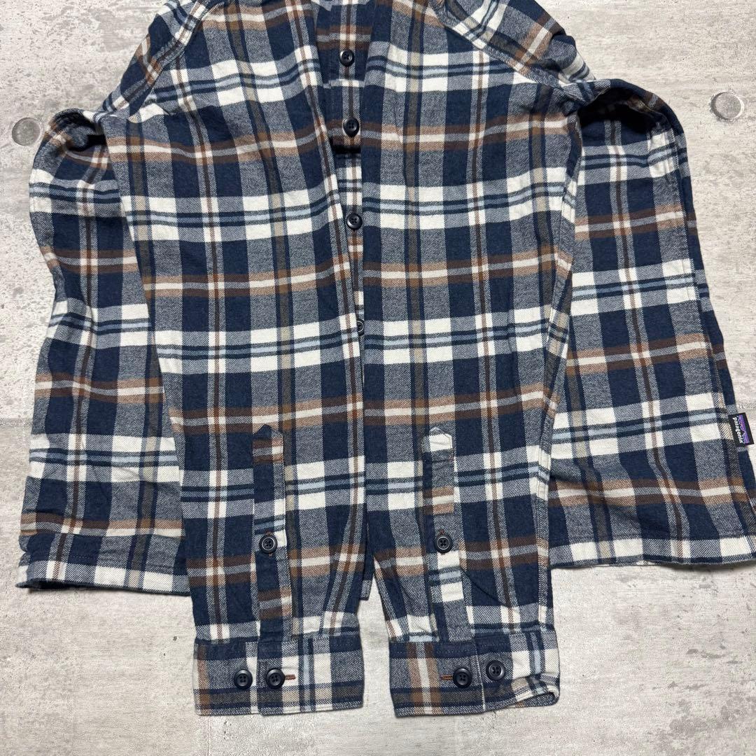 patagonia 23年製 フィヨルドフランネルシャツ ネイビー ネルシャツ