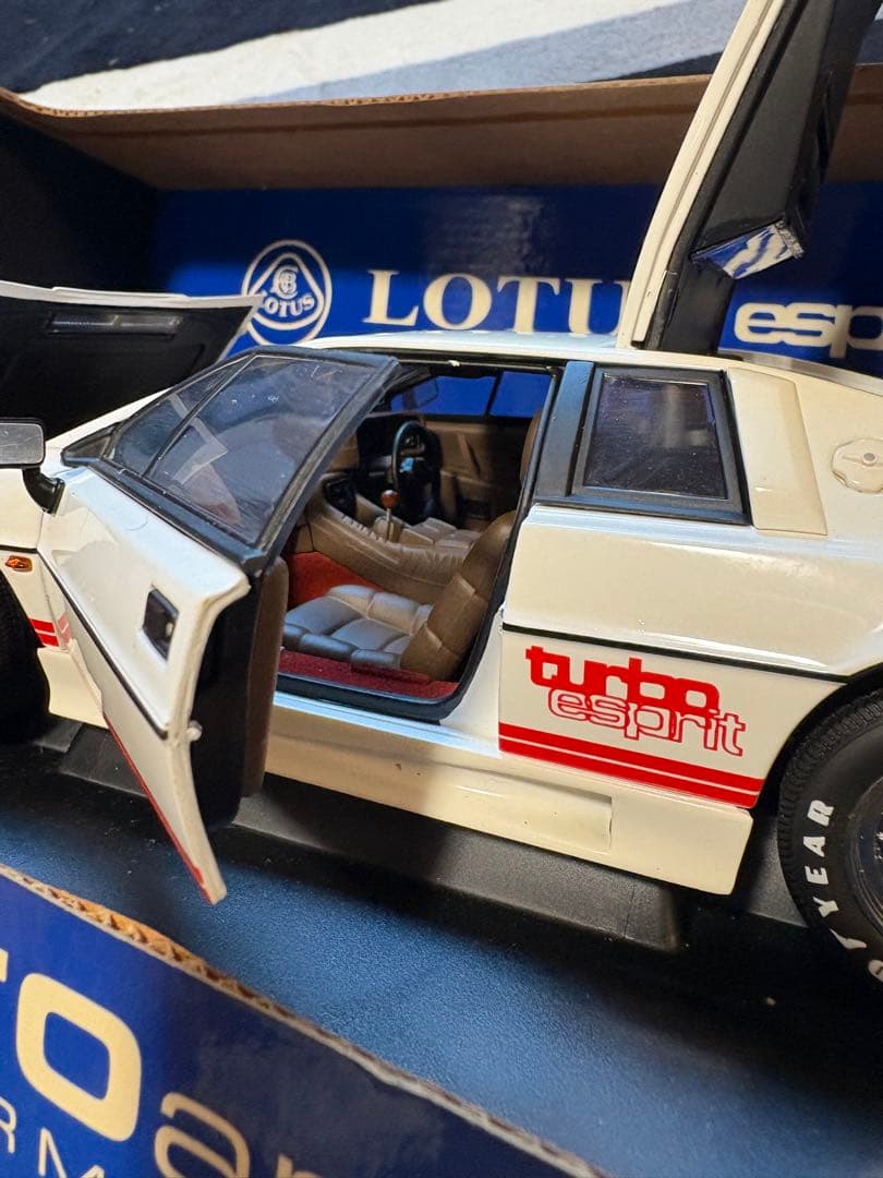 に*ー様 AUTOart Lotus Esprit Turbo ホワイト