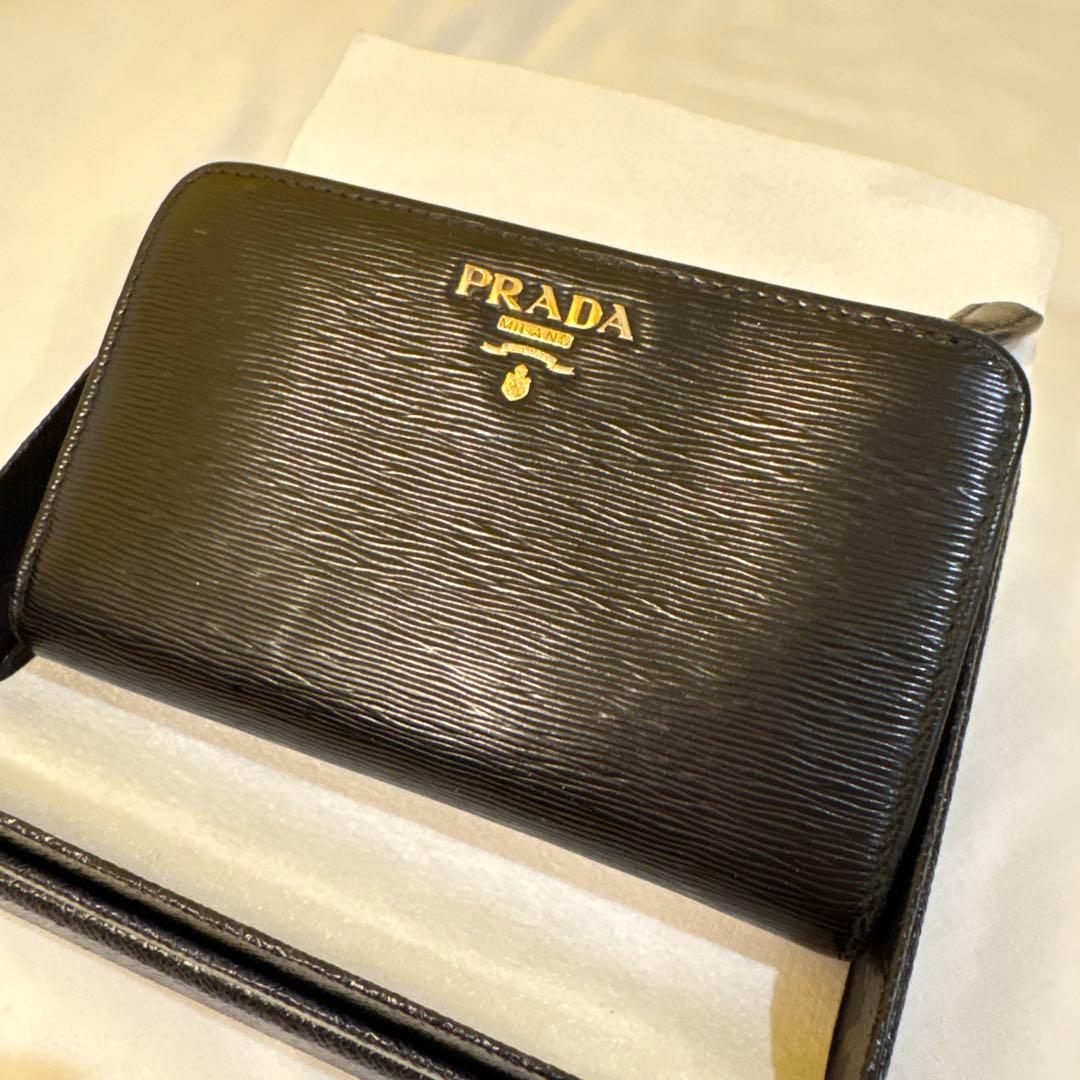 PRADA 二つ折り財布　1M1225