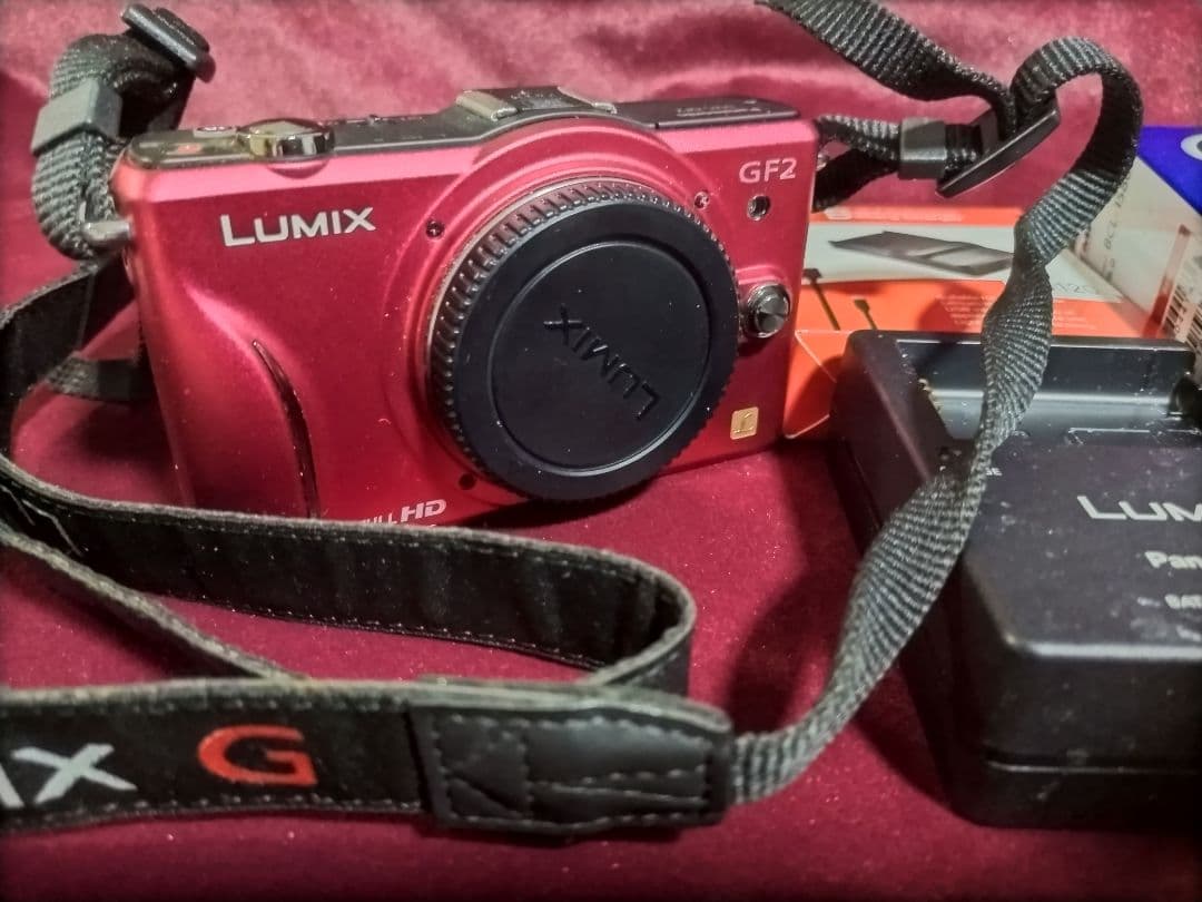 LUMIX GF2 ミラーレス一眼 レッド