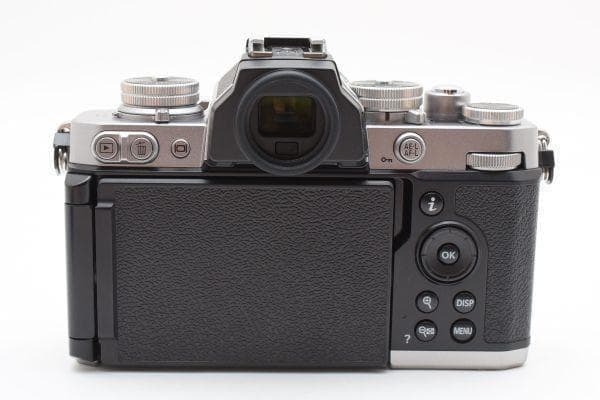【美品】ニコン Nikon Z fc ボディ 《ショット数3247回》ミラーレス