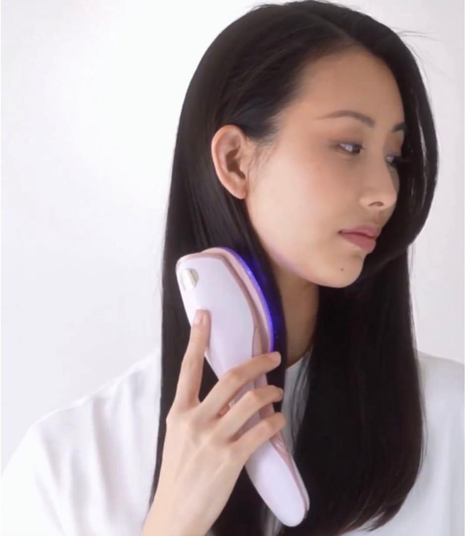 CHOUCHOU × ELLE スタイリストイオングロウブラシ 赤色青色LED