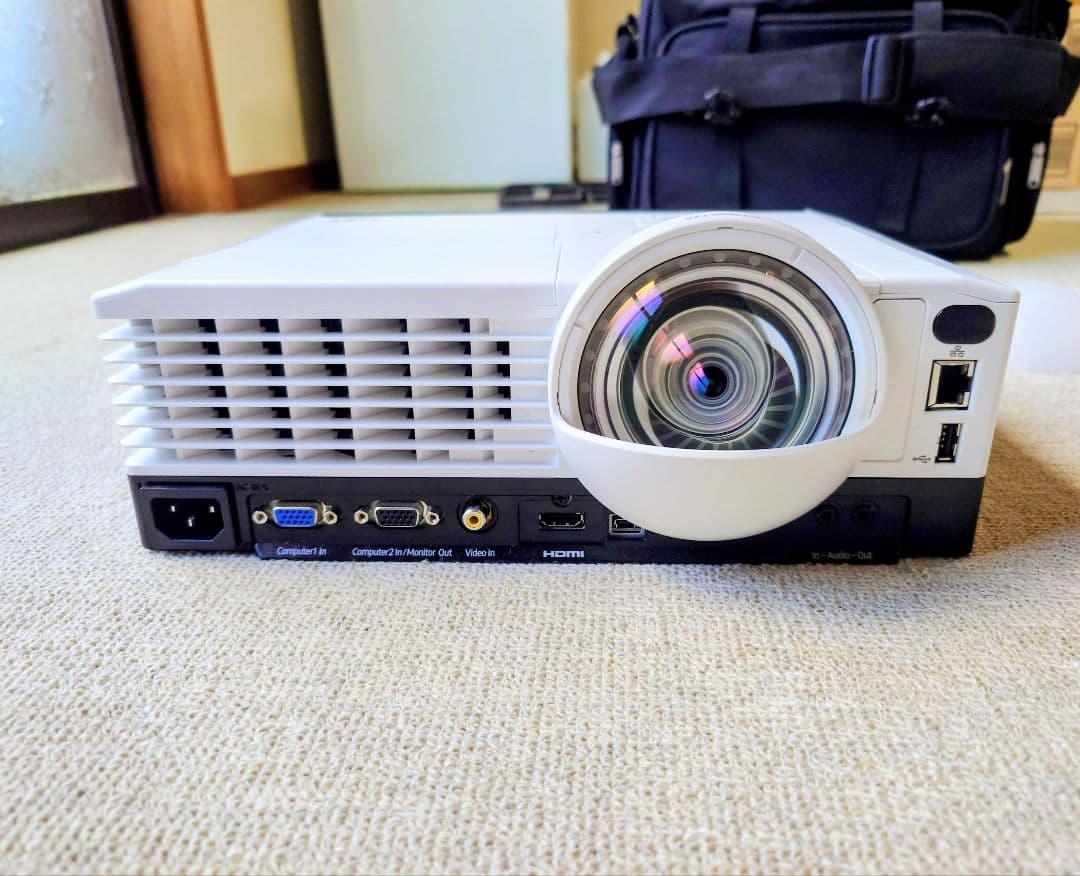 RICOHプロジェクター PJ WX4240N 本体 付属品あり【ランプ3時間】