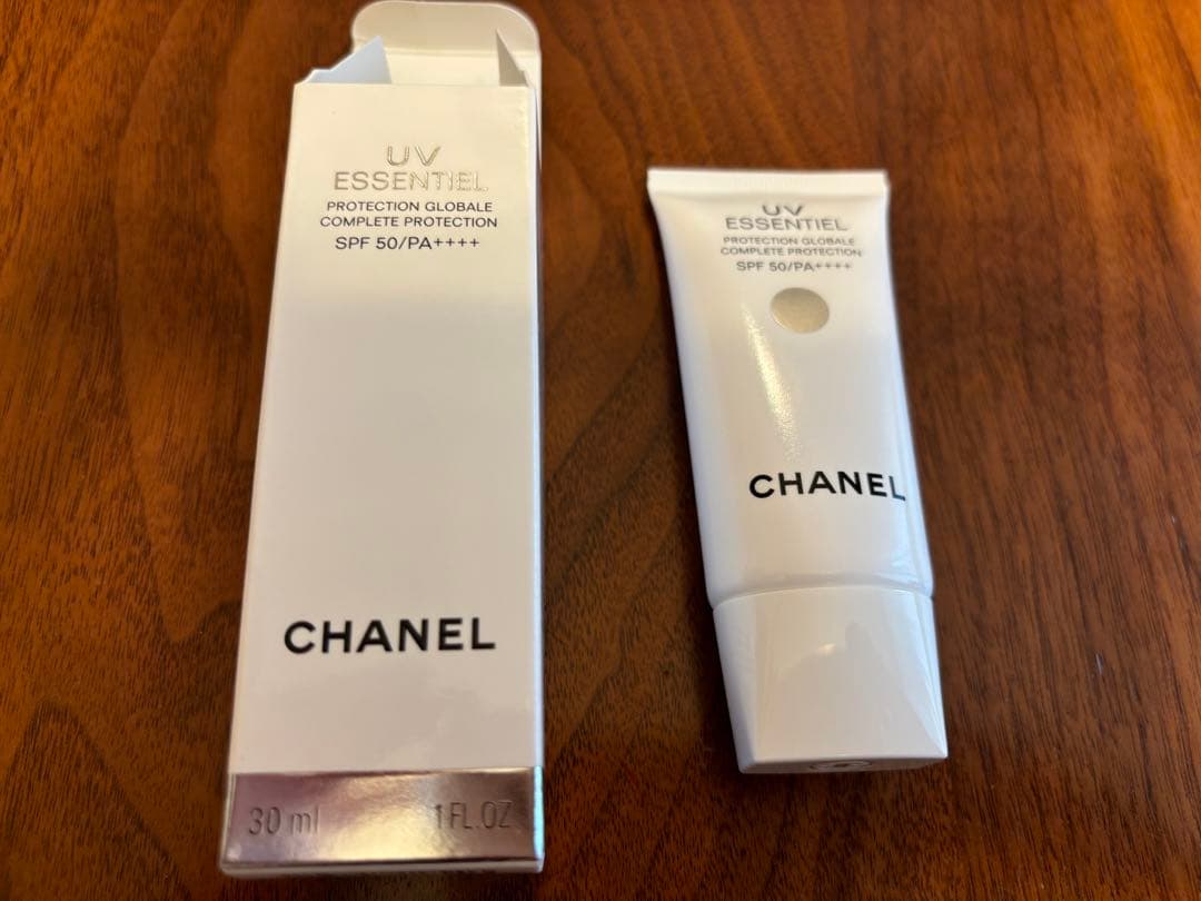 シャネルUVエサンシエル・ラクレームマン・ミロワールドゥーブルファセット