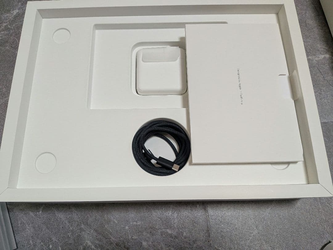 MacBookPro M4チップ 14インチ スペースブラック 16GB