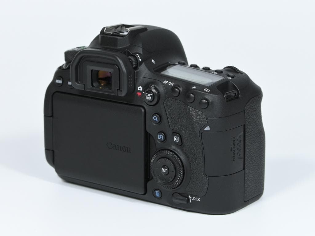 【ほぼ新品】キヤノン EOS 6D Mark II ボディ《ショット数1060》