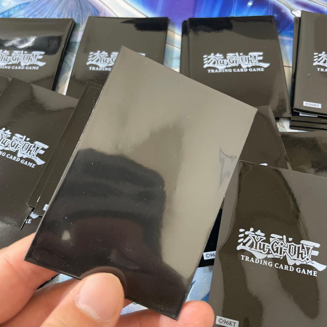 遊戯王　海外版　初期ロゴスリーブ　ブラック　70枚セット