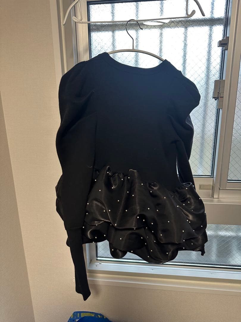 Bibiy. AMELIE PEPURAMU KNIT（ブラック）