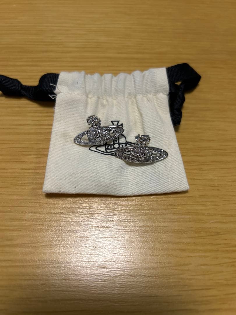Vivienne Westwood オーブ ピアス フラット シルバー　巾着なし