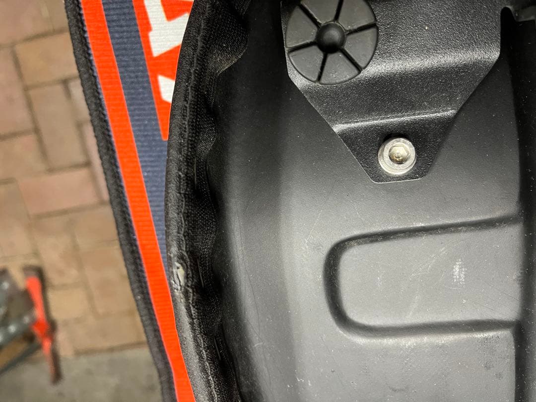 モンキー125 Gcraft 段付きタックロール カスタムシート