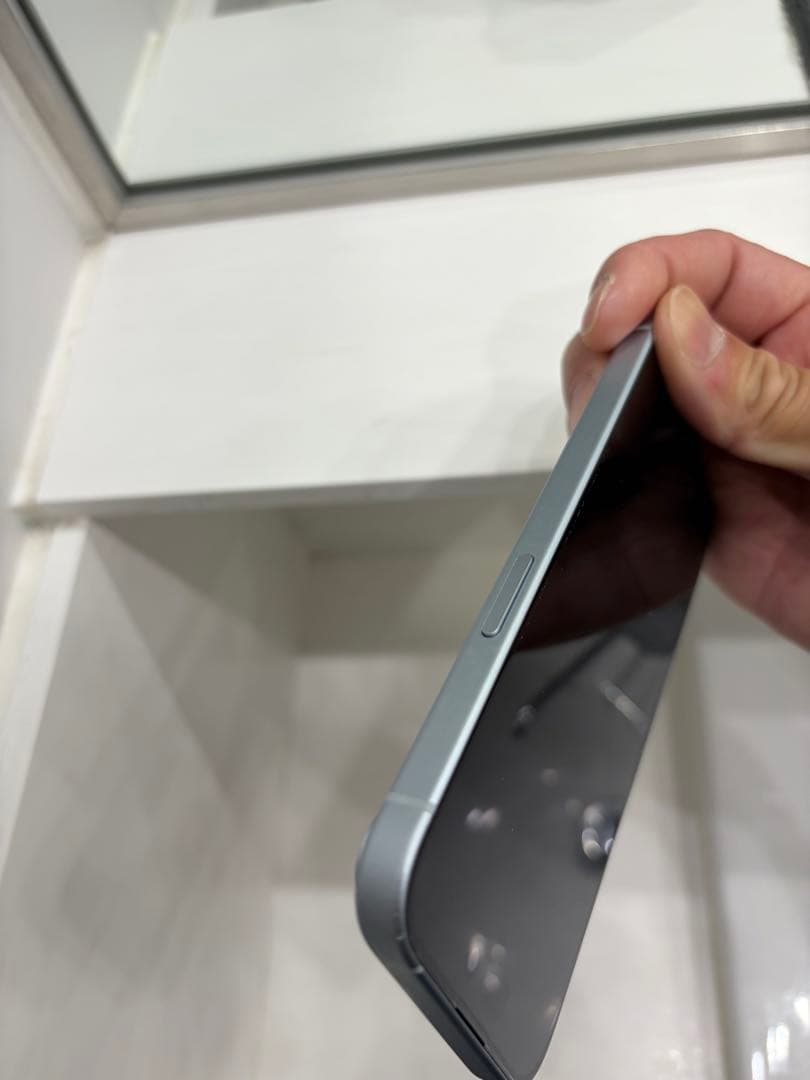 a*a様 Apple iPhone 15 本体 256gb 付属品なし　値下げし