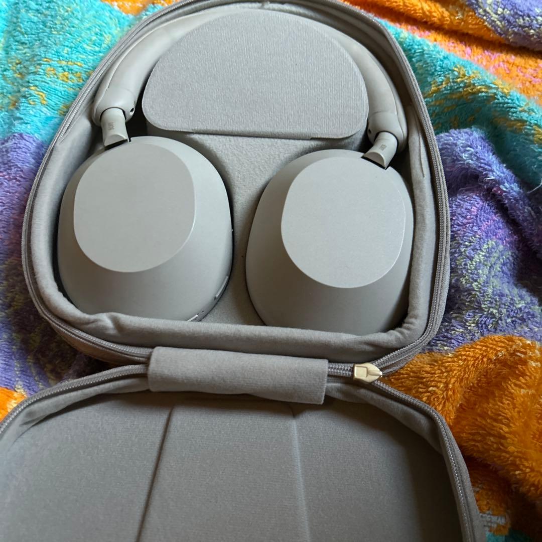 SONY WH-1000XM5(ほぼ新品