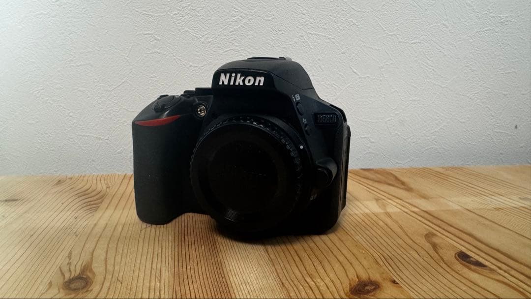 [値下げ] Nikon D5600 ダブルズームキット　バッテリー4つ