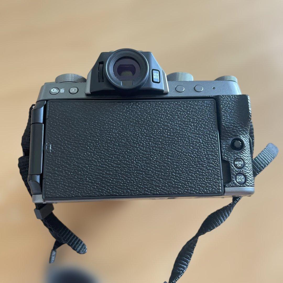 【美品】FUJIFILM X-T200 ダークシルバー15-45mmレンズキット