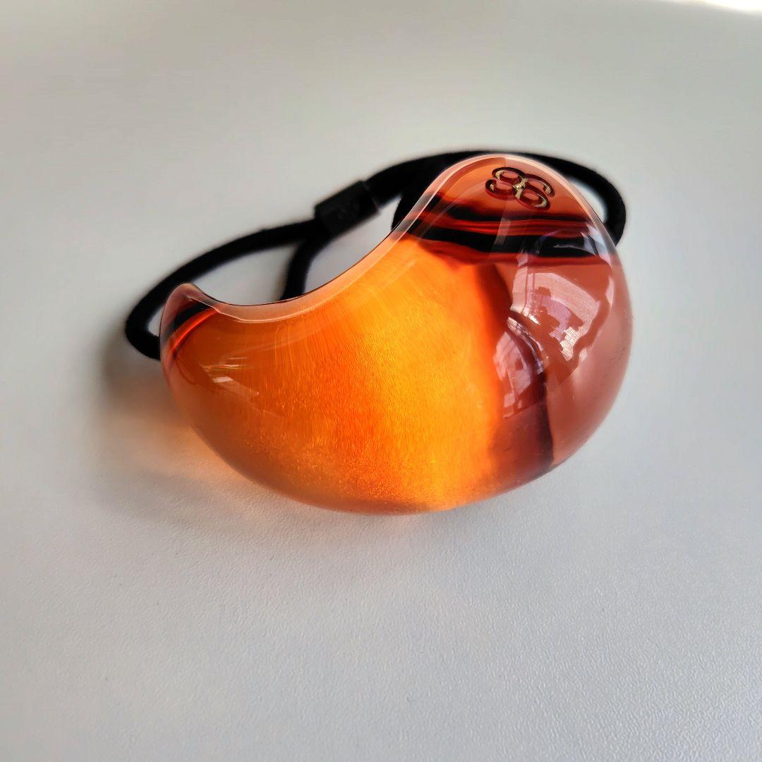 アクリリック ラージ ティアドロップポニー ウィズ アイコン