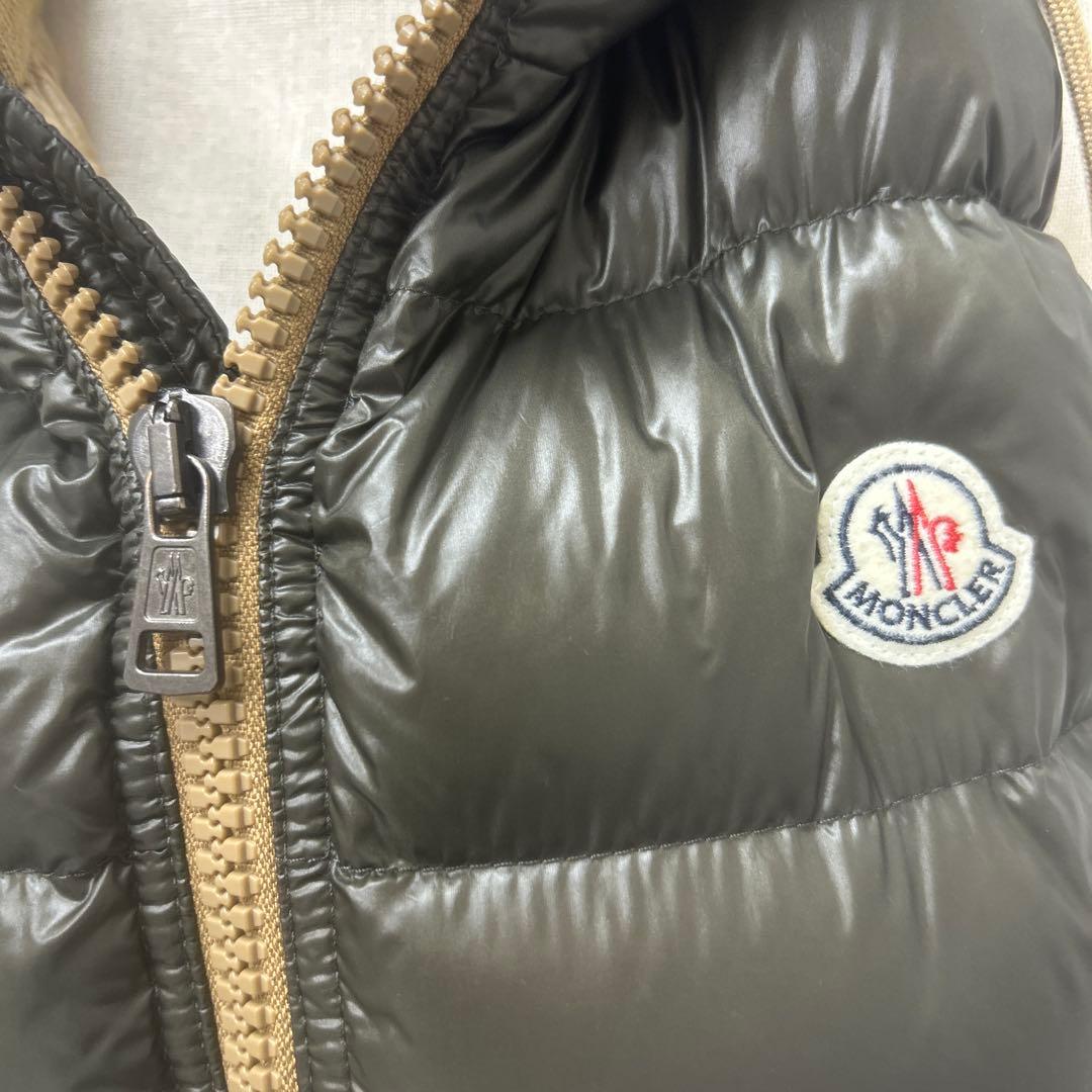 MONCLER フード付きダウンベスト オリーブグリーン　hry26
