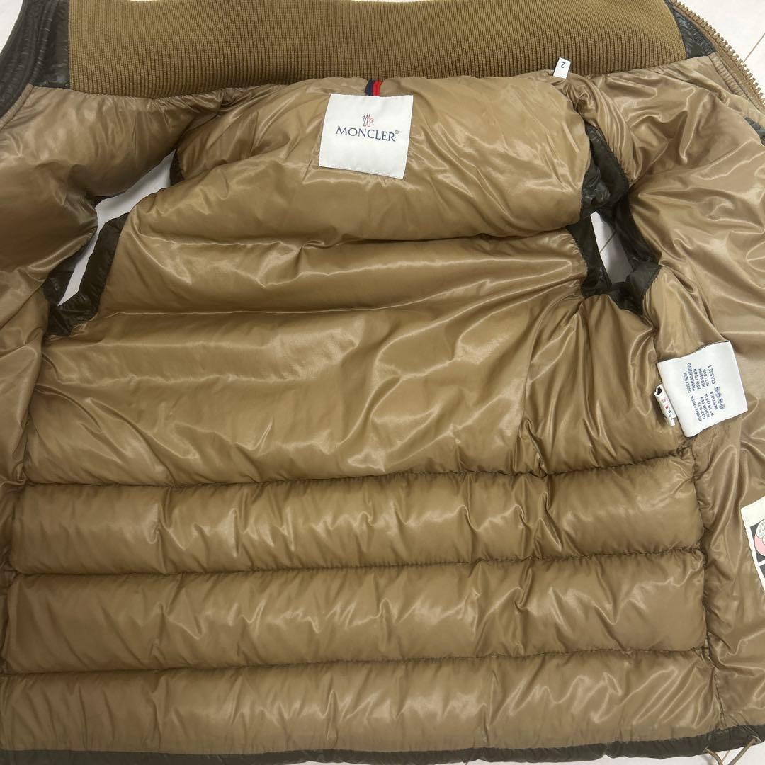 MONCLER フード付きダウンベスト オリーブグリーン　hry26