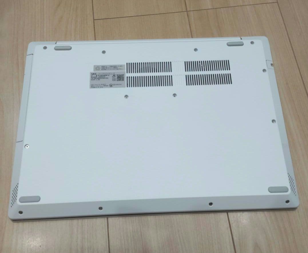 LAVIE NEC ノートPC NS200R ホワイト