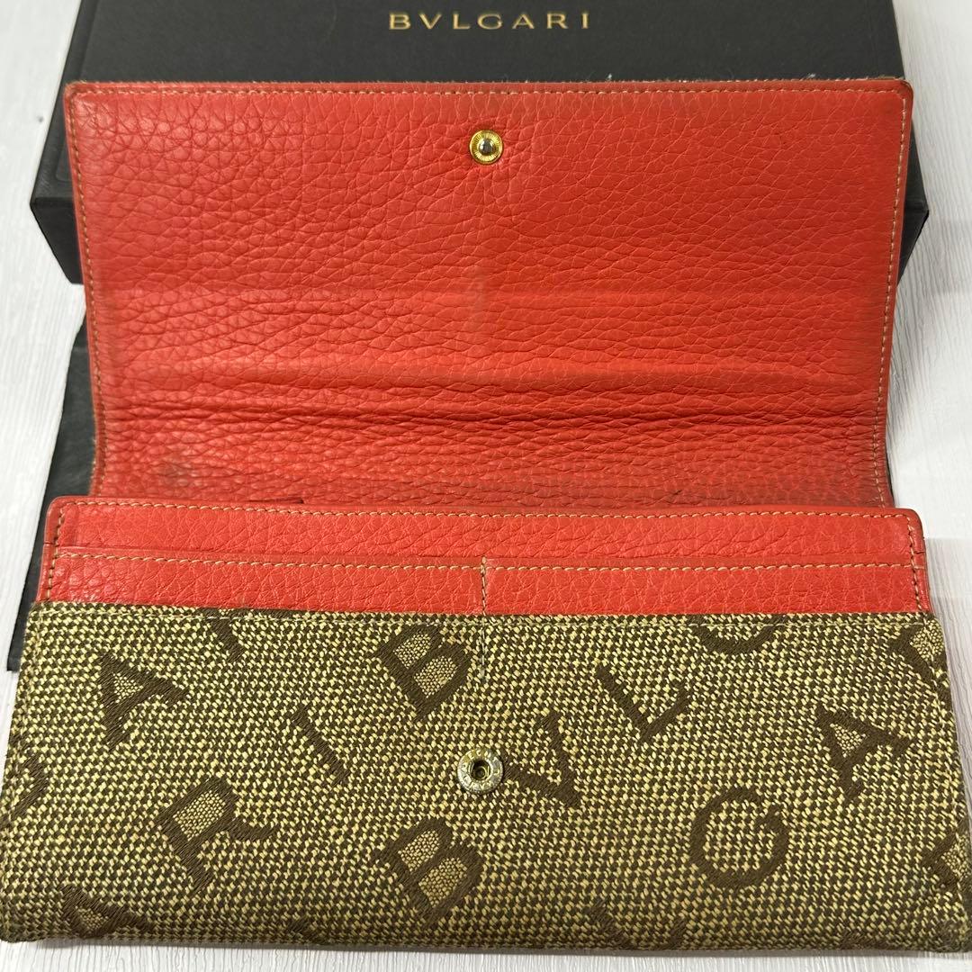 新品同様‼️ ブルガリ　BVLGARI 財布　二つ折り　長財布　ロゴマニア