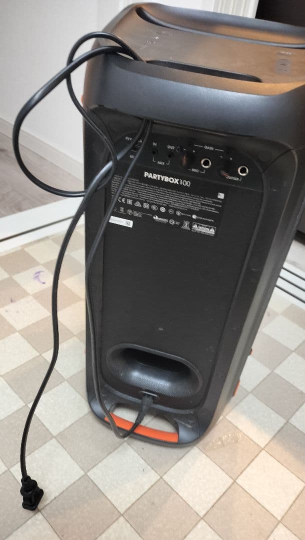 JBL パーティボックス100