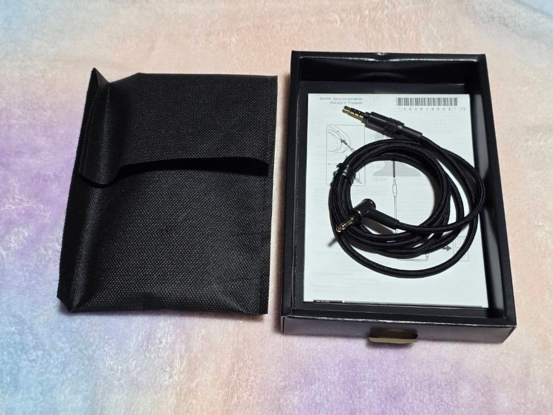 SONY ソニーヘッドフォン　MDR-1AM2