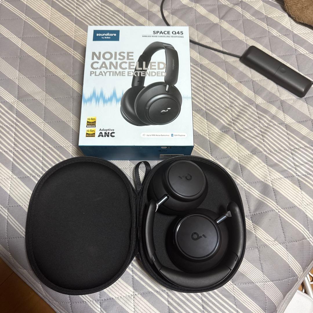 soundcore ワイヤレスヘッドホン ブラック 専用ケース付き