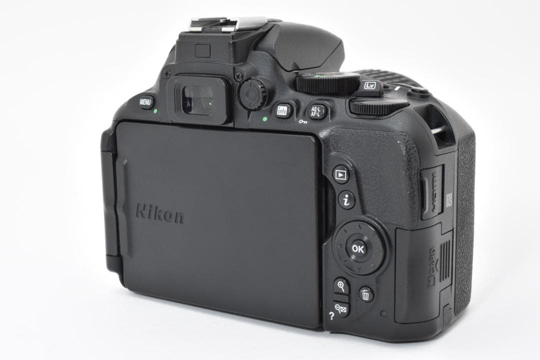 Nikon ニコン D5600 18-55VRレンズキット