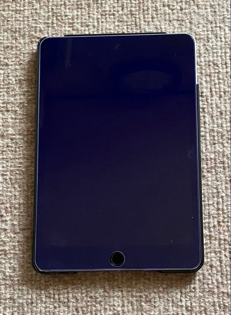 iPad MINI 4 WI-FI 64GB GRシルバー 本体 カバー付き