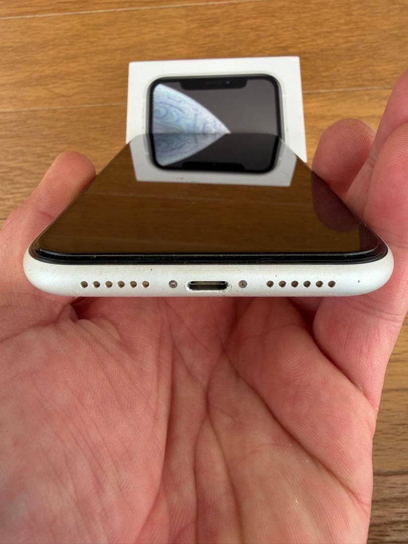 Apple iPhone XR ホワイト