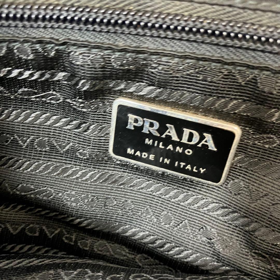 プラダ✨三角ロゴ 大容量 A4 2層式 メッセンジャーバッグ ショルダー 黒