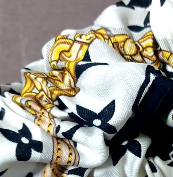 Louis Vuitton　ルイヴィトン　モノグラム シュシュ