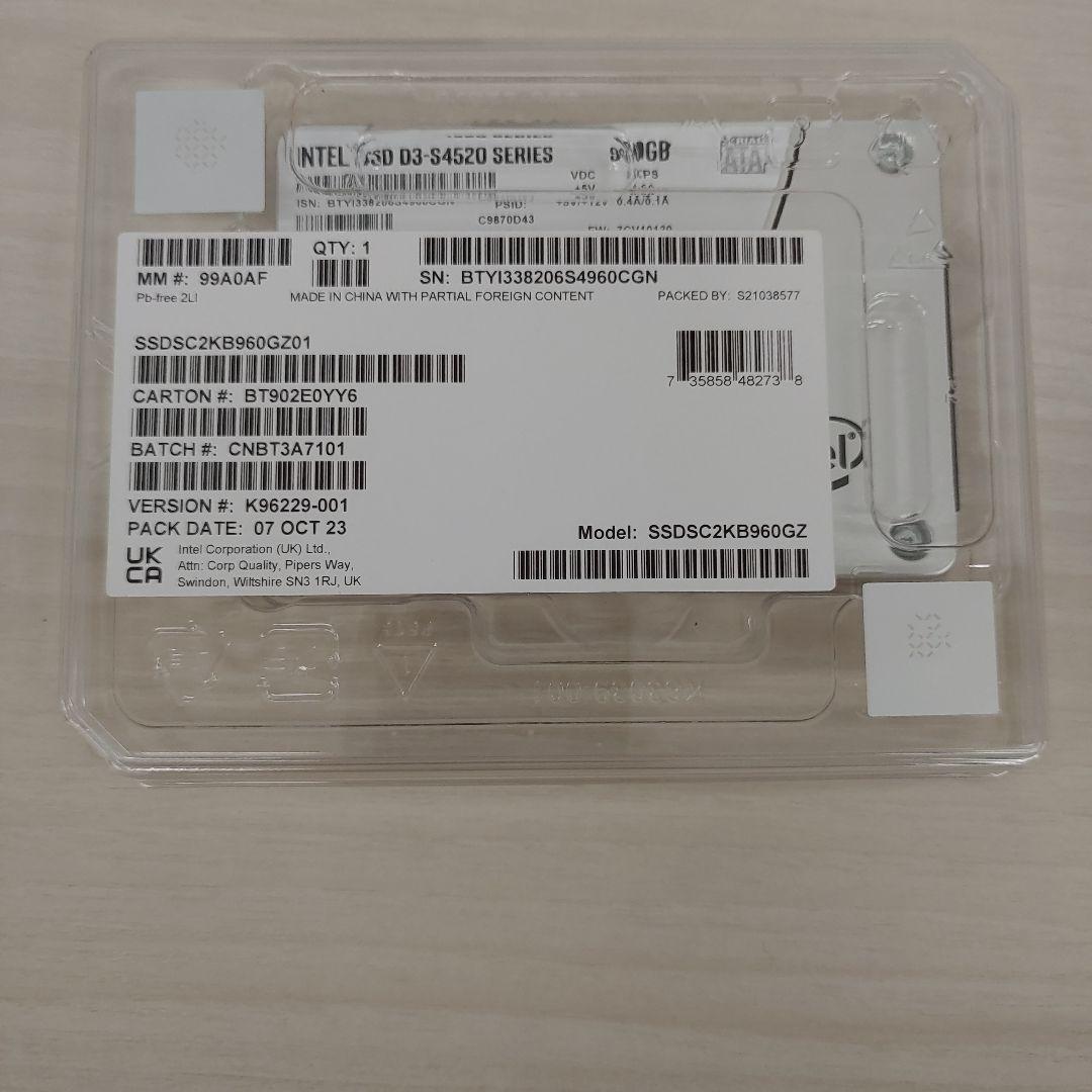 Intel D3-S4520 960 GB ソリッドステートドライブ