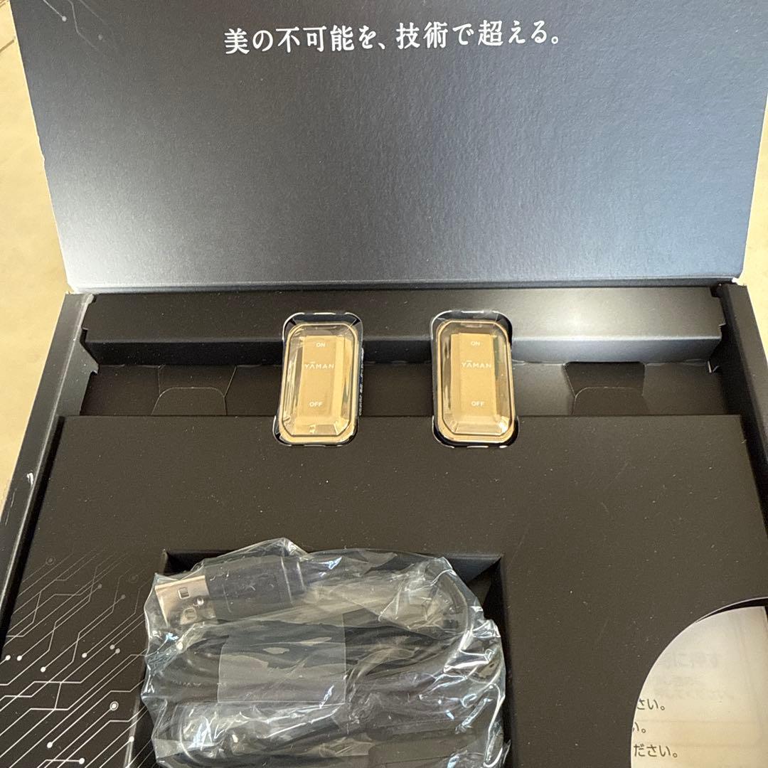 YA-MAN デザインリフト　美顔器とストレッチフィットシート