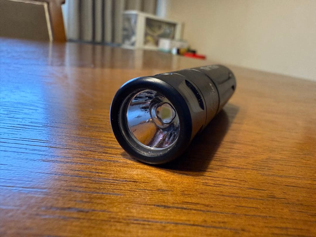 SUREFIRE T1A TITAN 懐中電灯