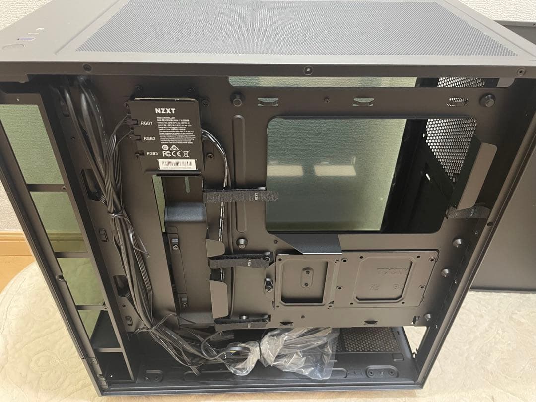 ブラックPCケース 透明サイドパネル付き