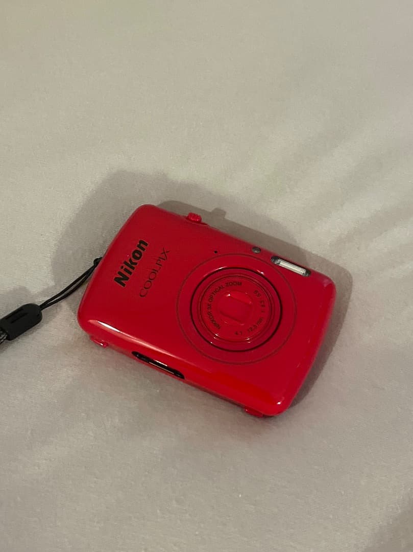 Nikon COOLPIX S01 red（ニコン クールピクス） ケース付き
