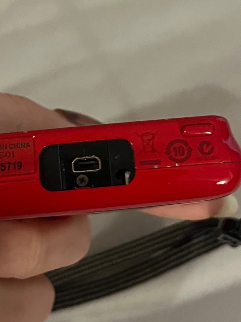 Nikon COOLPIX S01 red（ニコン クールピクス） ケース付き