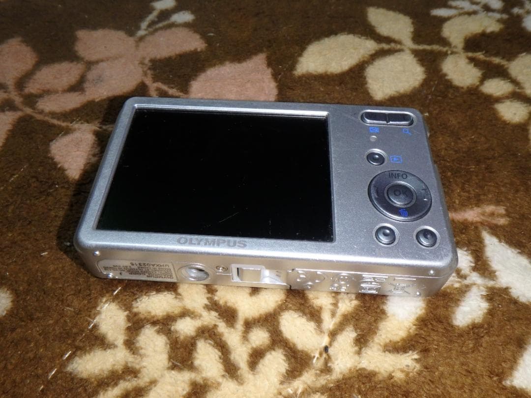 動作品 OLYMPUS VG-110 デジタルカメラ 液晶難