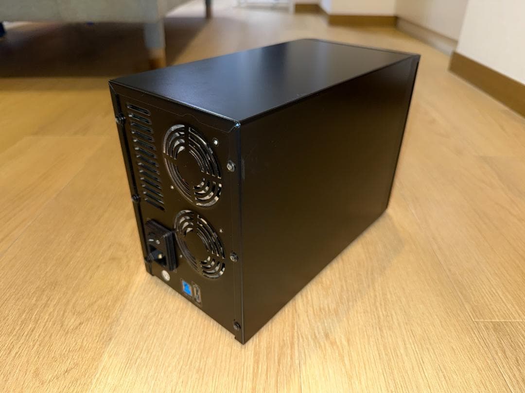 SilverStone 社 HDD ４ベイストレージケース