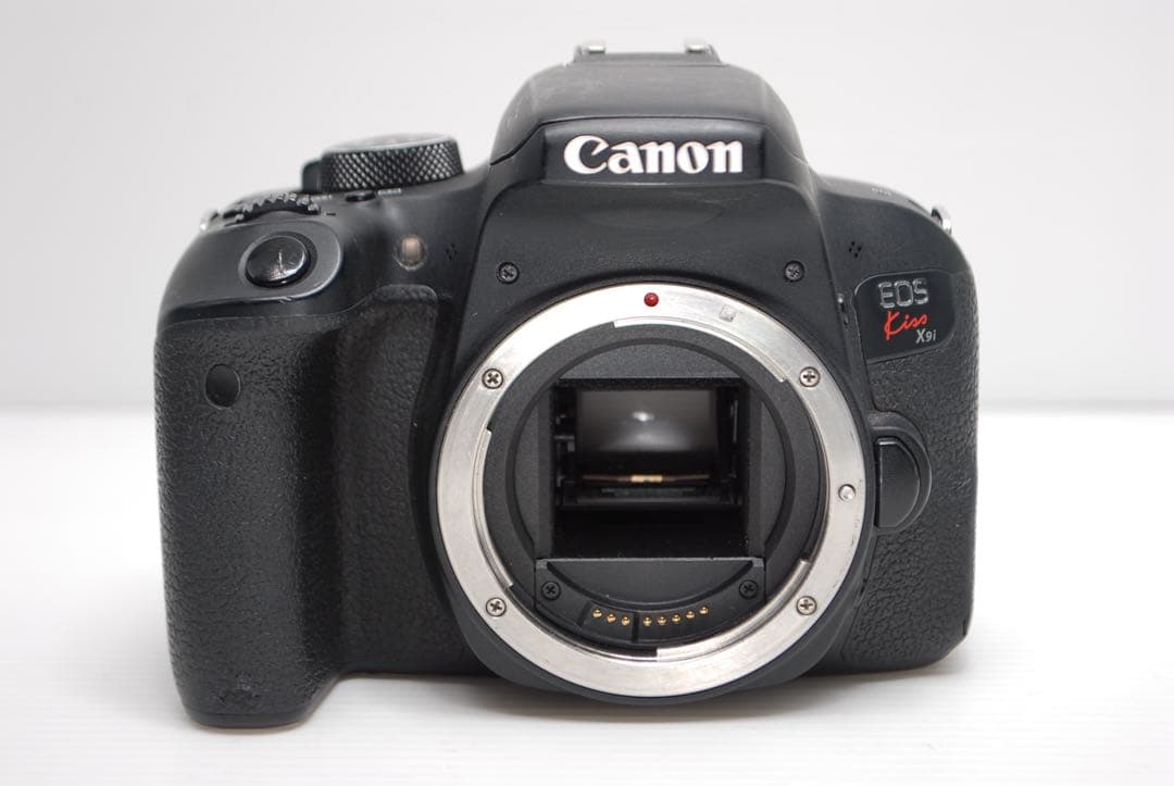 ❤️スポーツ観戦や旅行に❤️Canon kiss X9i 最強カメラ 極美品