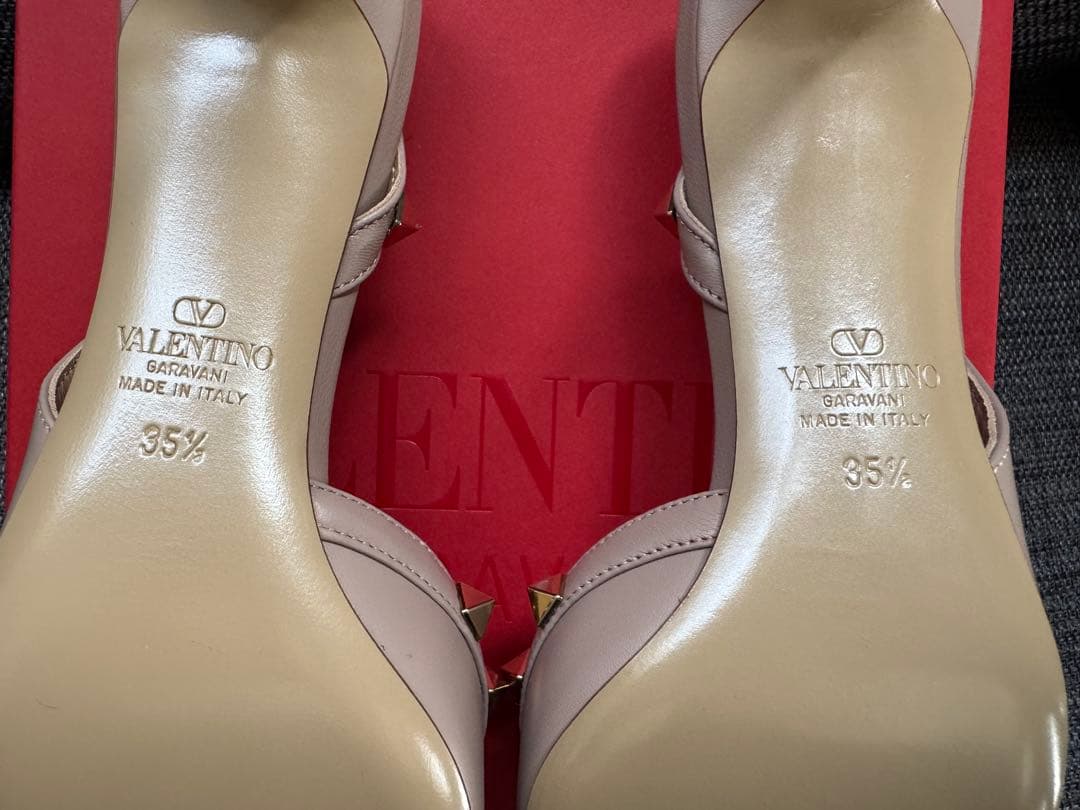 【新品未使用】　VALENTINO ロックスタッズ パンプス