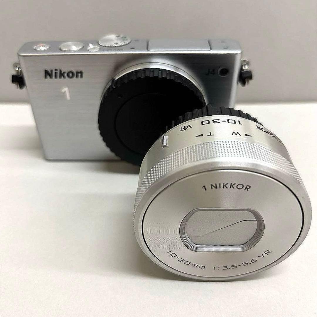 Nikon 1 J4 ミラーレス　一眼レフ　デジカメ　シルバー