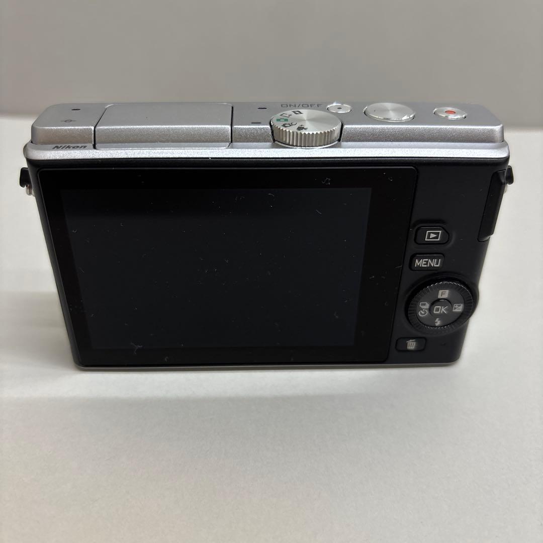 【最終値下】Nikon 1 J4 標準ズームレンズキット　シルバー