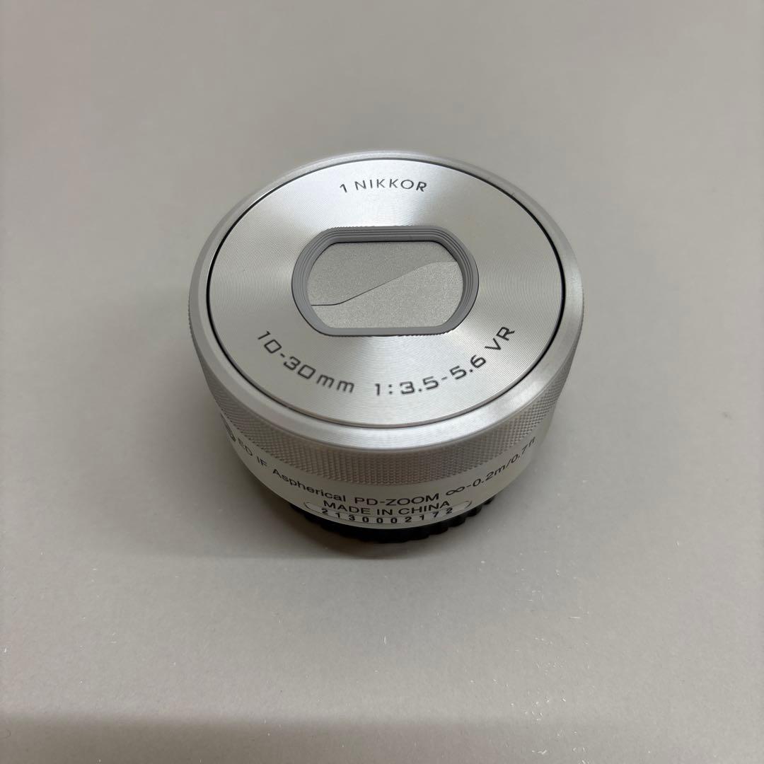【最終値下】Nikon 1 J4 標準ズームレンズキット　シルバー