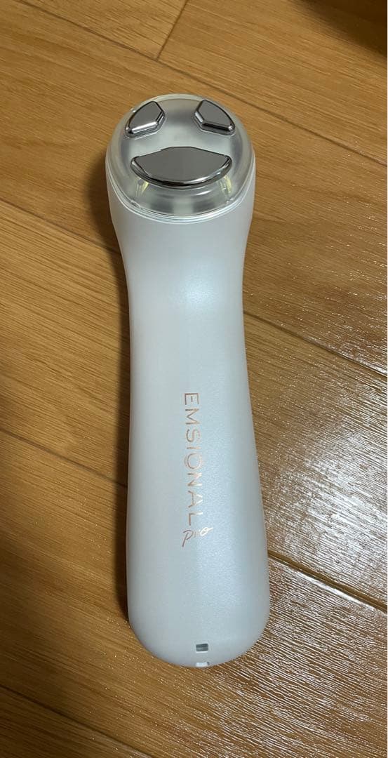 セプテム　エモーショナルプロ 美容液のAX7 2本付き（新品）