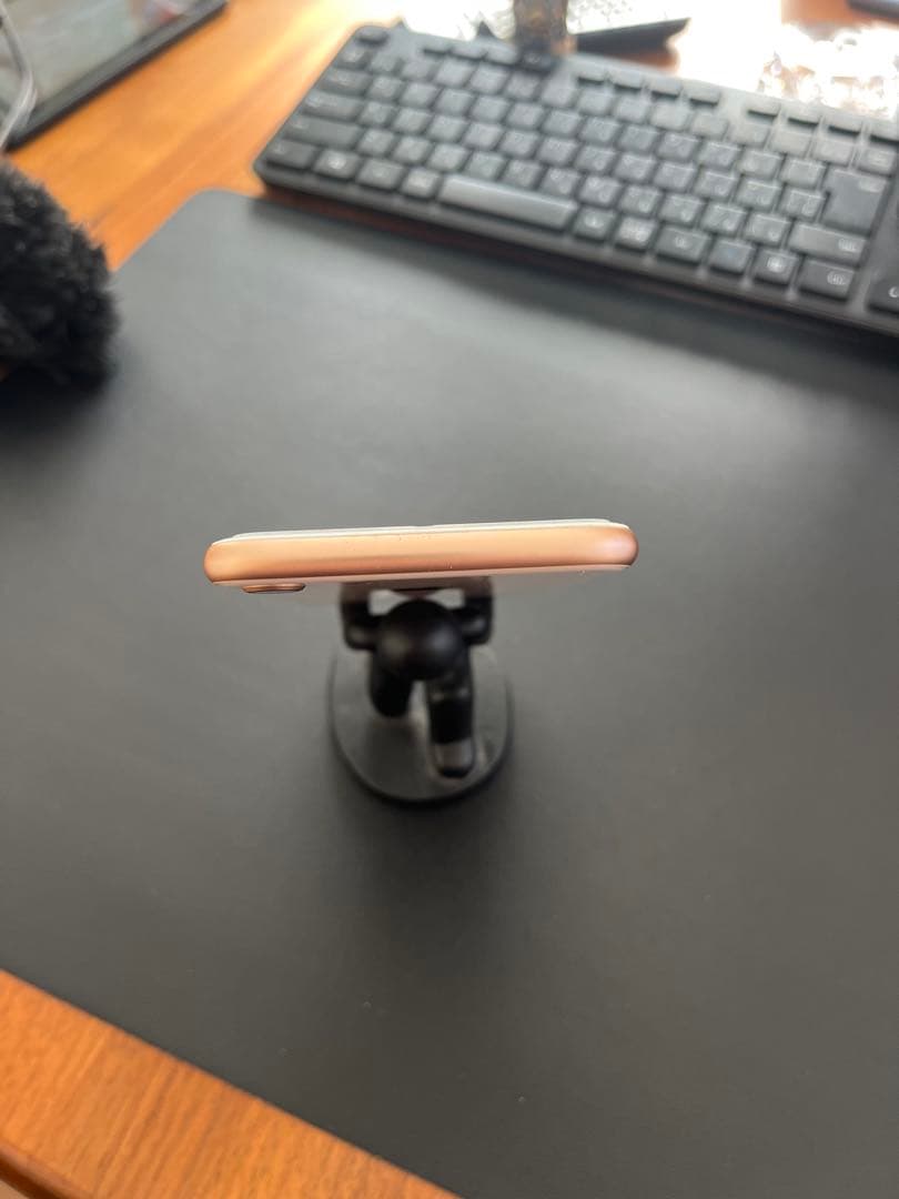 美品　iPhone8 64GB バッテリー100%